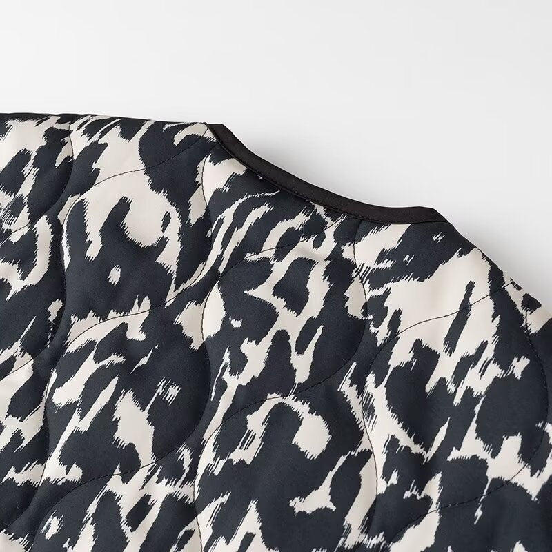 Veste matelassée pour femmes au motif léopard moderne Chic & Stil