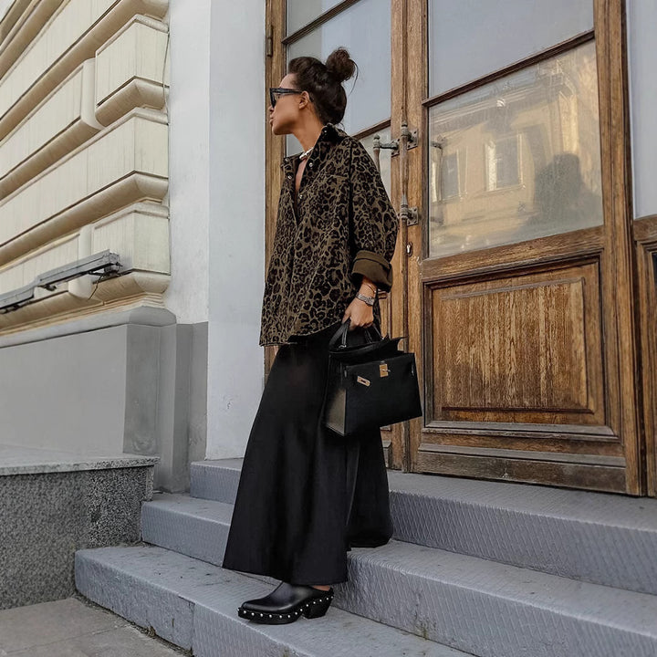 Lightweight shirt for women with leopard print and relaxed fit Lune London