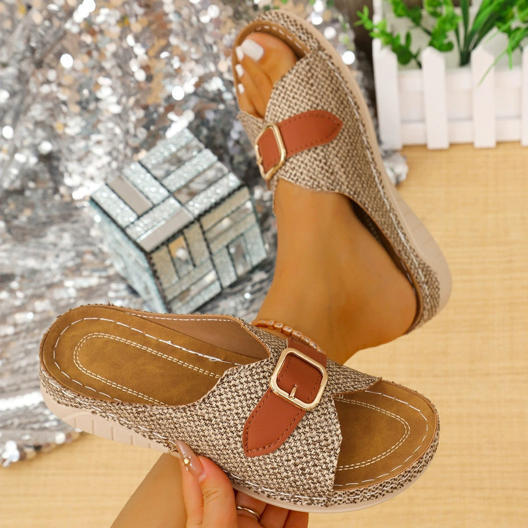 Women's strappy sandals with a trendy houndstooth pattern and an adjustable strap Lune London