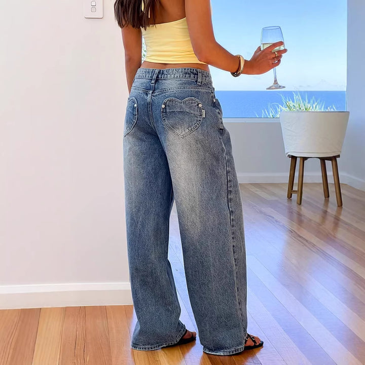Women's wide-cut jeans with a high waist and casual style Lune London