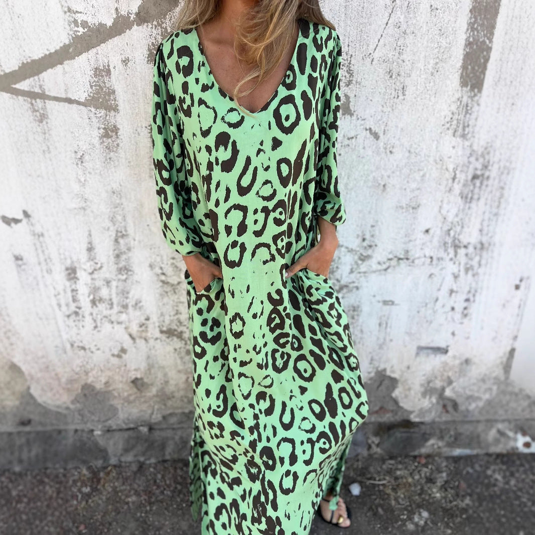 Maxi dress for women with deep V-neckline and relaxed fit Lune London