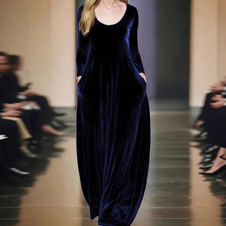 Maxi dress for women in velvety material with practical pockets Lune London