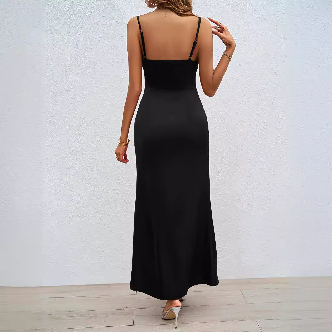 Elegant satin maxi dress for women with high slit and spaghetti straps Chic & Stil