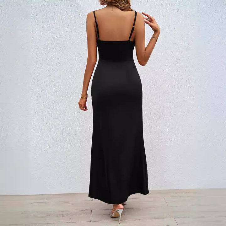 Elegant satin maxi dress for women with high slit and spaghetti straps Chic & Stil