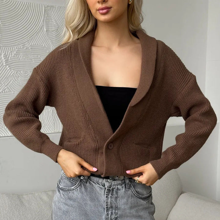 Cozy knit vest for women with a large collar and practical pockets Lune London