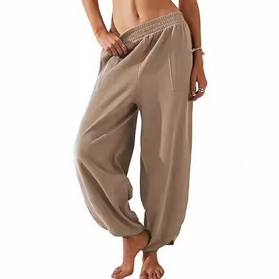 Loose lounge pants for women with elastic waist and pockets Lune London
