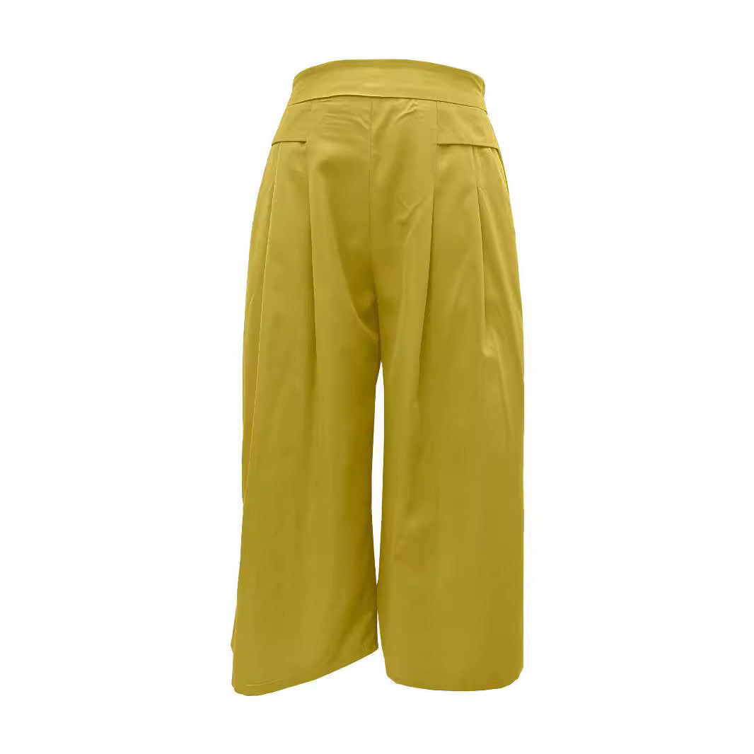 Wide trousers for women with elegant pleats and practical pockets Lune London