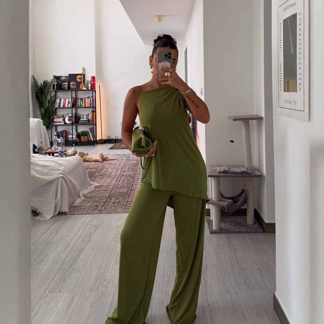 Wide palazzo pants for women with elastic waistband and flowy cut Lune London