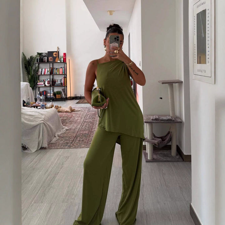 Wide palazzo pants for women with elastic waistband and flowy cut Lune London