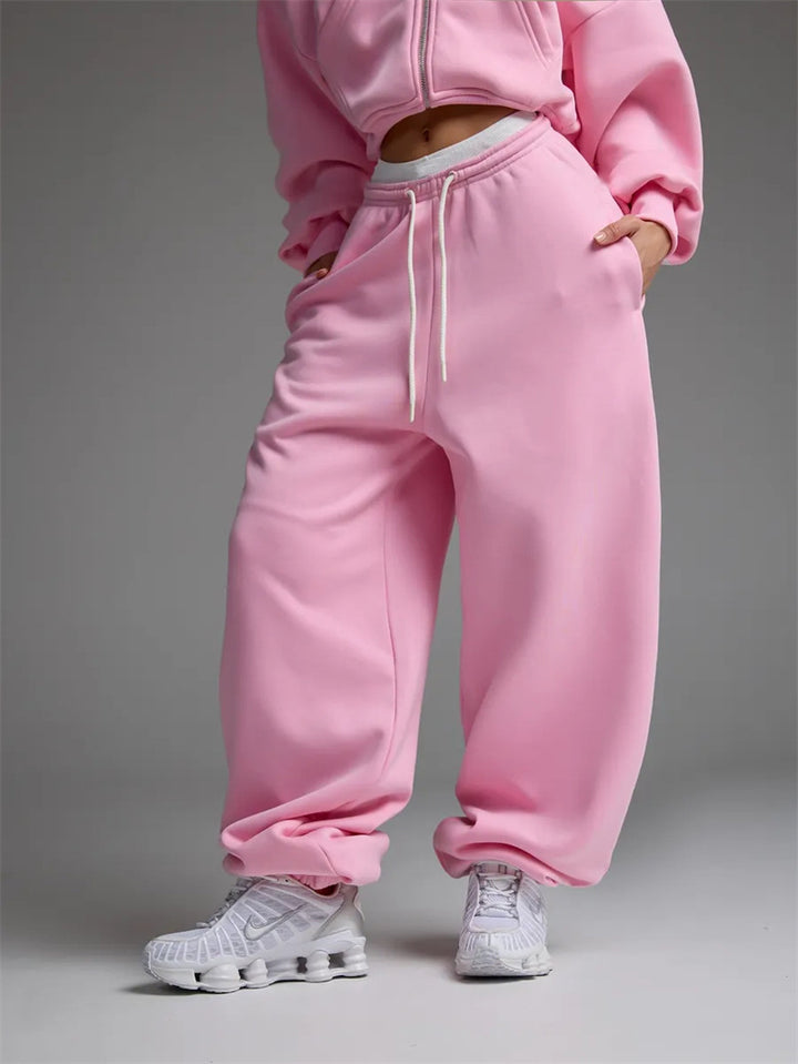 Casual pants for women with a loose fit and elastic waistband Lune London