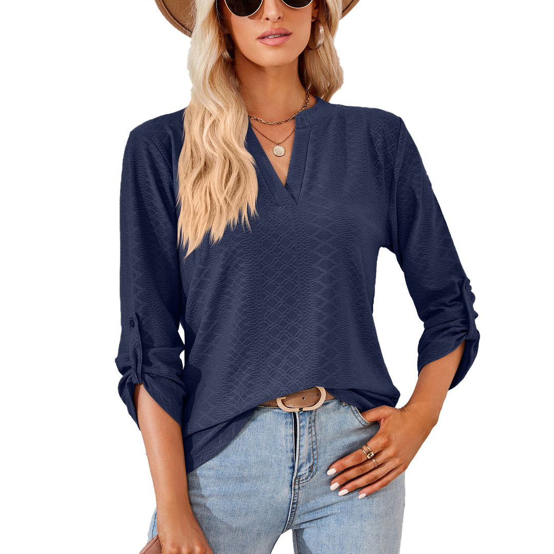 Top woman with V-neck and trendy ruffle details Lune London