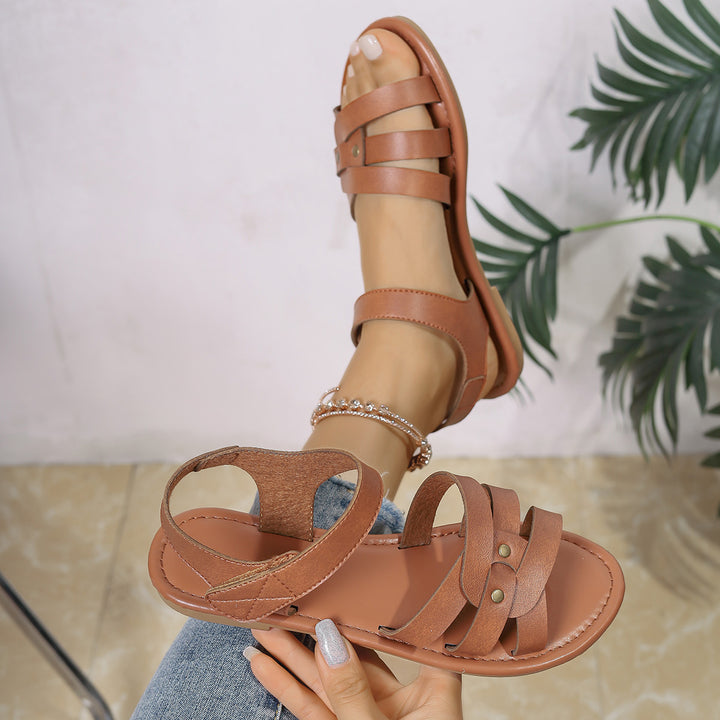 Sandals for women with a casual and modern design Lune London