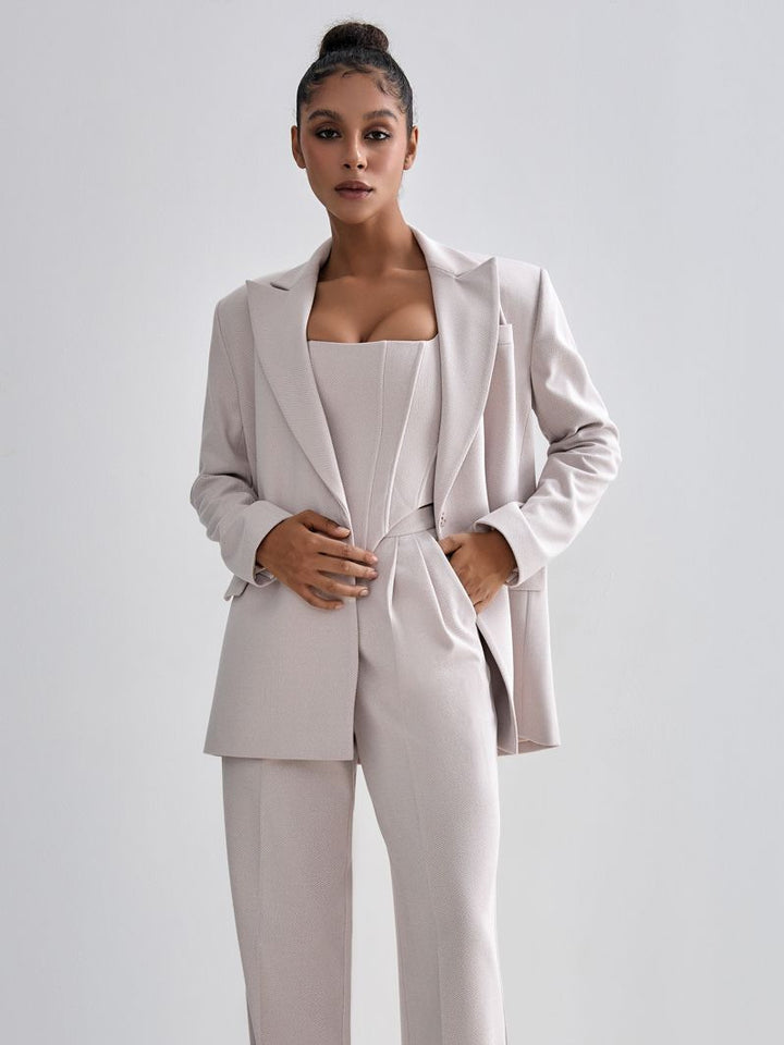 Women elegant suit set with fitted top Lune London