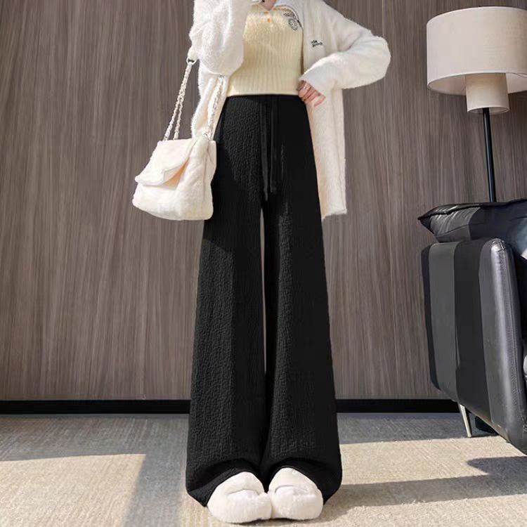 Comfortable lounge pants for women with an elegant cut Lune London