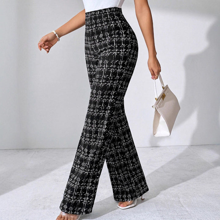 High-waisted Palazzo pants for women with textured plaid pattern Lune London