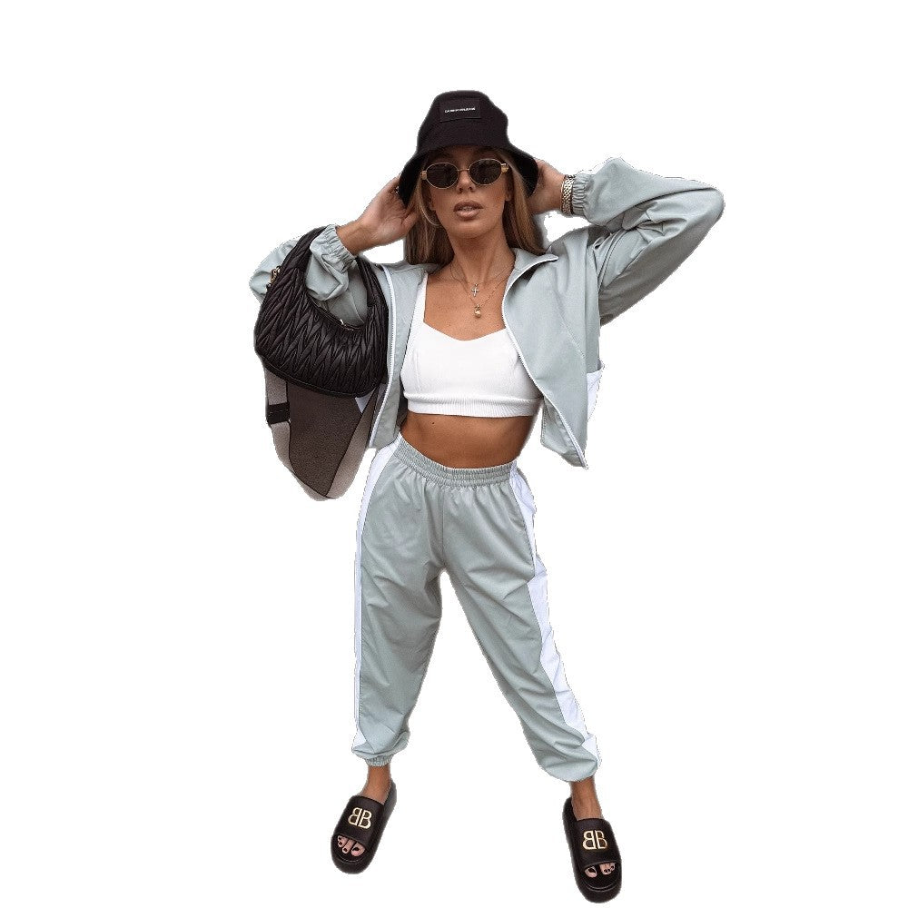 Trendy jumpsuit for women with high collar and elastic waist Lune London
