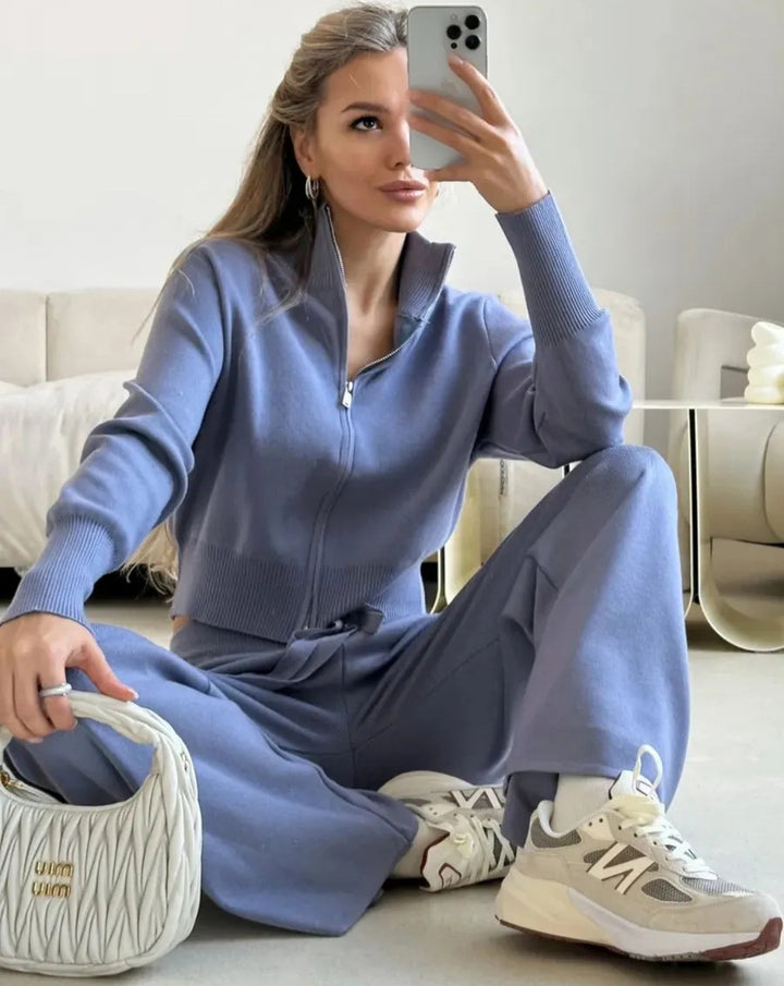 Women's sporty knit lounge set with full zip and elastic waistband Lune London