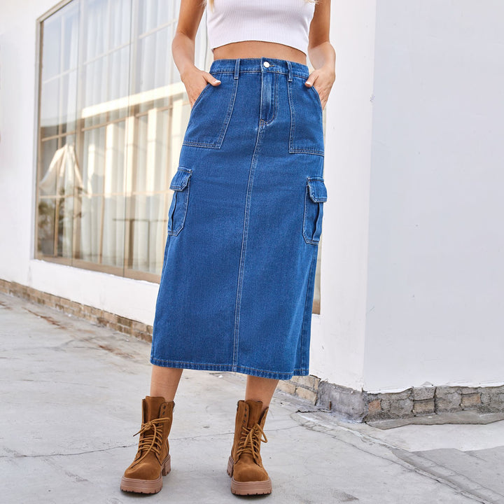 Maxi cargo skirt for women with practical side pockets and a high waist Lune London
