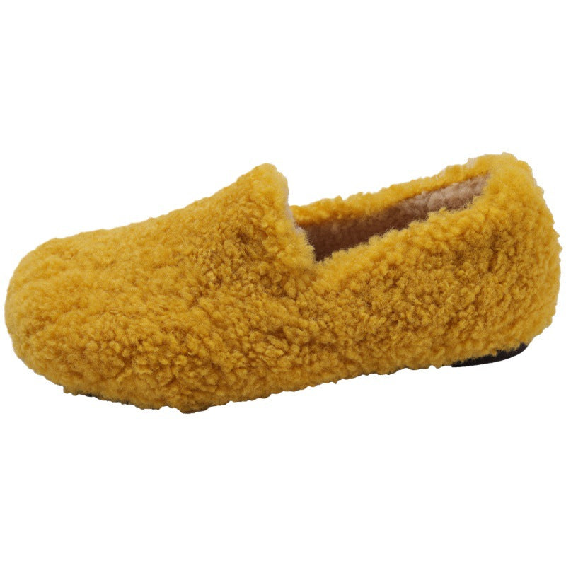 Women cozy slippers made of high-quality plush material Lune London