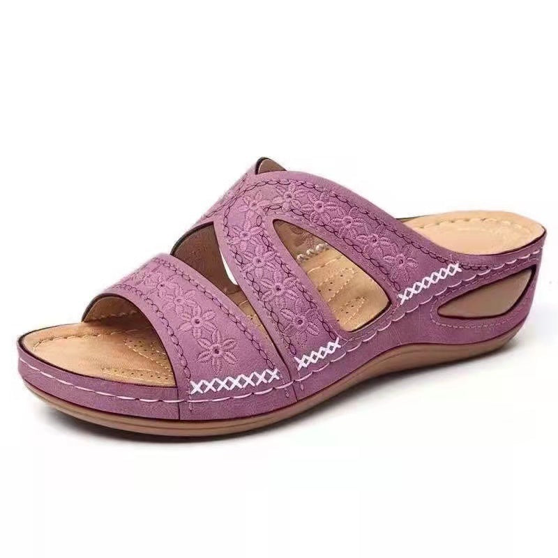 Comfortable strap sandals for women with floral design and anatomical sole Lune London