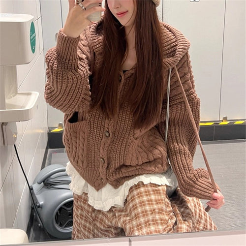 Gilet tricoté confortable pour femmes avec capuche et grandes poches Chic & Stil