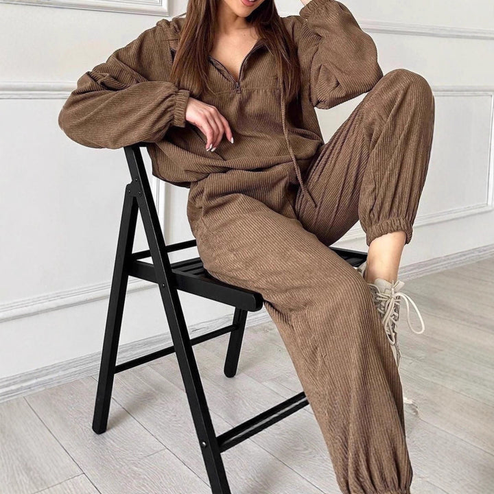 Women's Elegant Sports Set in Hoodie and Jogging Pants Lune London