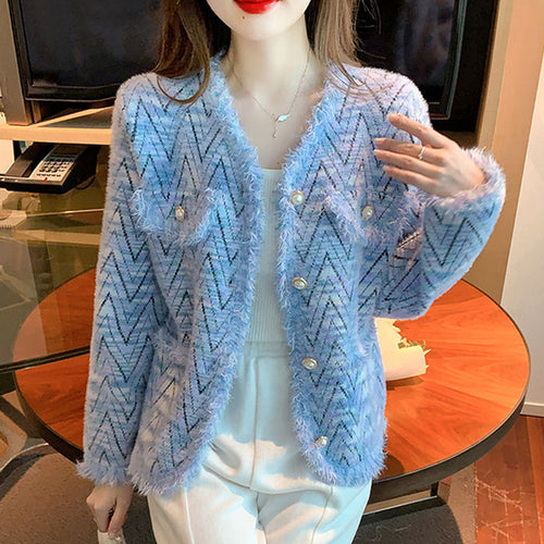 Cardigan féminin à la mode avec un joli motif en zigzag et des détails de boutons élégants Chic & Stil