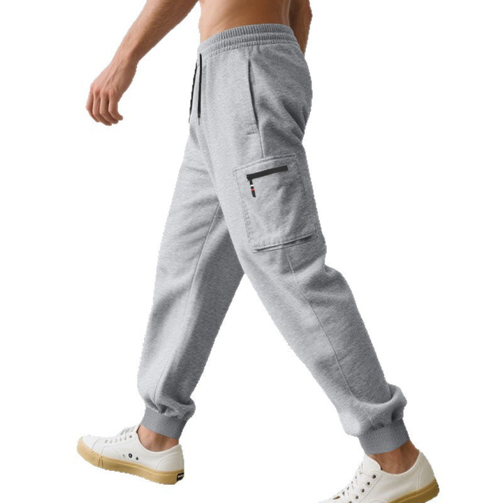 Comfortable cargo jogging pants for men with practical side pockets Lune London