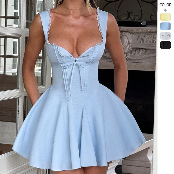 Elegant mini dress for women with fitted top and playful skirt Chic & Stil