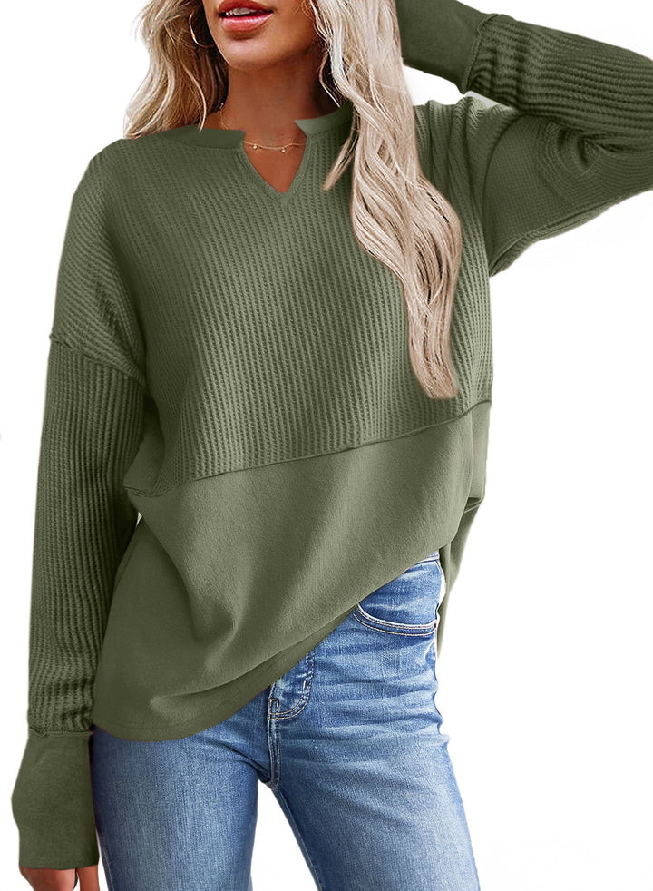 Casual knit pullover for women with V-neck and texture Lune London
