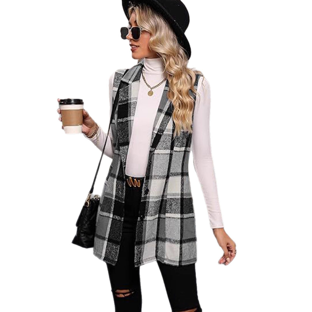 Long women's jacket with a modern checkered design Lune London