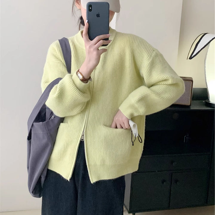 Cardigan en tricot confortable pour femmes avec col haut Chic & Stil