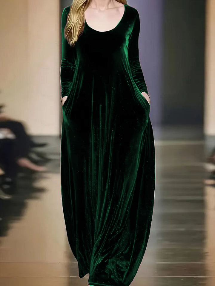 Maxi dress for women in velvety material with practical pockets Lune London