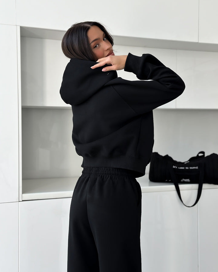 Sporty women's tracksuit with a modern cut and trendy accents Lune London