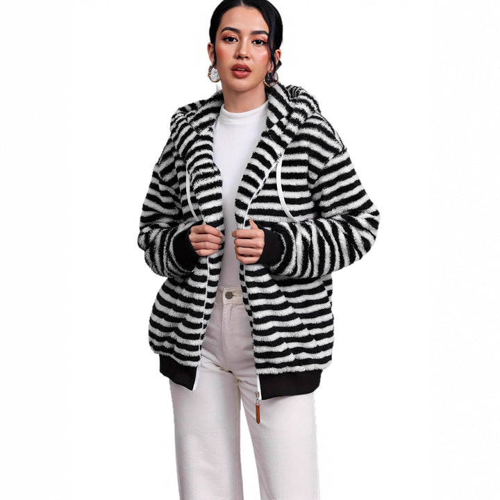 Cardigan Femme Douillet avec Rayures Contrastantes Chic & Stil