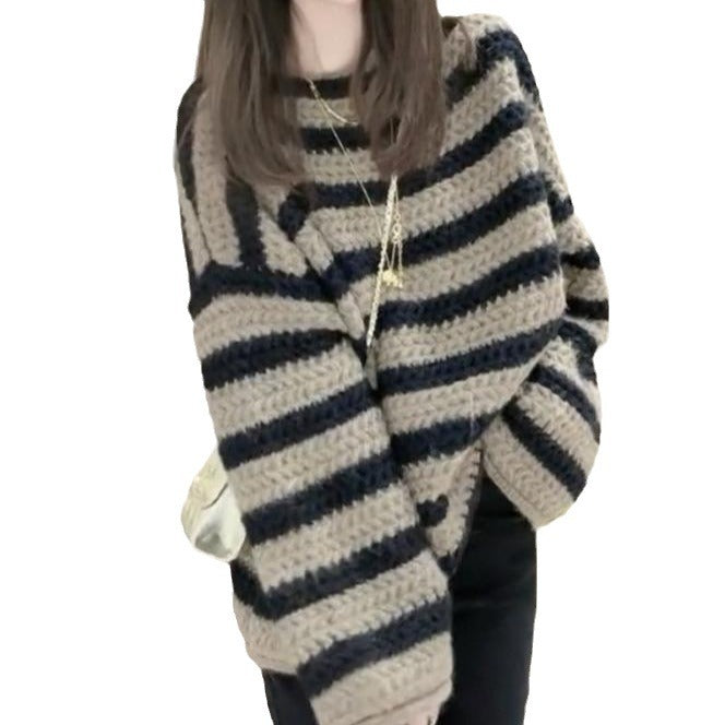 Chunky knit sweater for women with casual striped pattern and voluminous sleeves Lune London