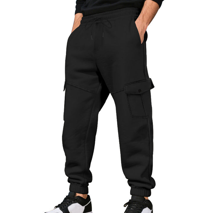 Comfortable cargo jogging pants for men with elastic waistband and practical side pockets Lune London