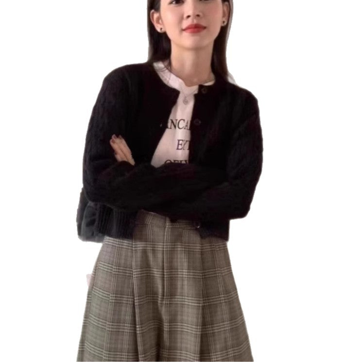 Knit bolero jacket for women with cable stitch structure Lune London
