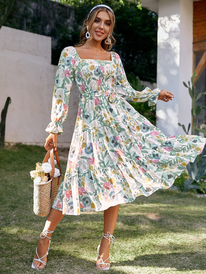Mid-length dress for women with floral pattern and flattering cut Lune London