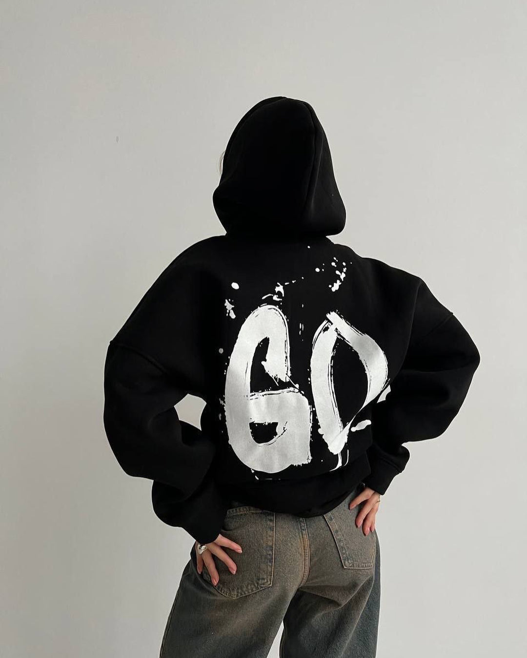 Oversized hooded sweatshirt for women with a comfortable fit and casual sleeves Lune London