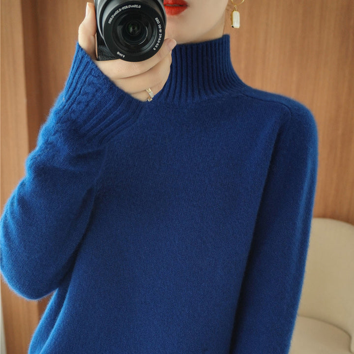 Elegant sweater for women with high collar and fine structure Lune London