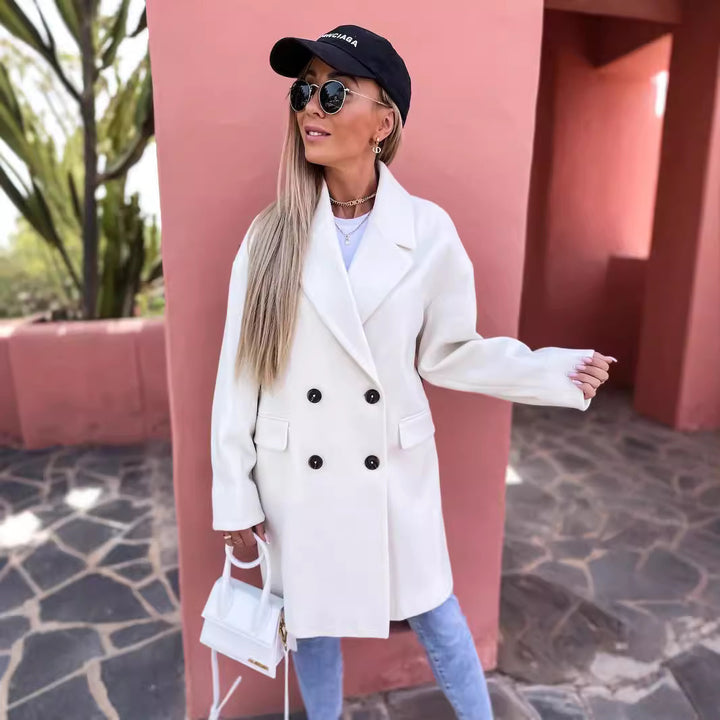 Elegant double-breasted coat for women in cloth Lune London