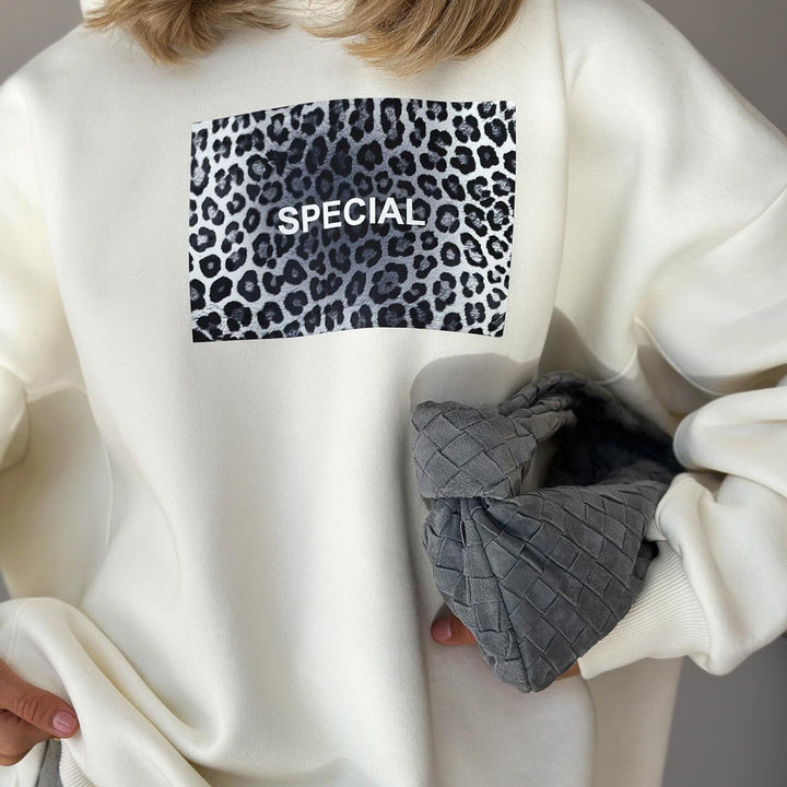 Casual hoodie for women with a creative leopard pattern and a comfortable fit Lune London