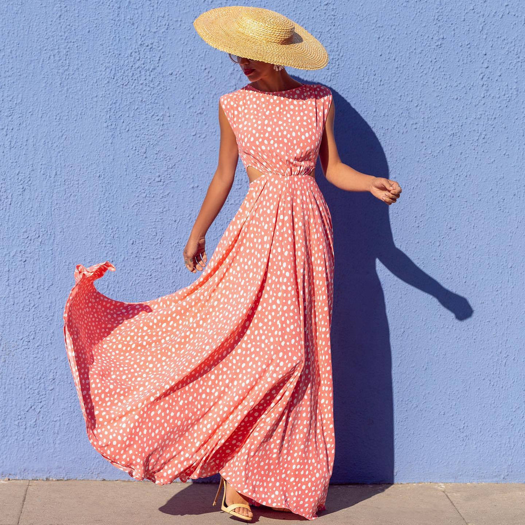 Maxi dress for women with an elegant cut, floor length and side slit Chic & Stil