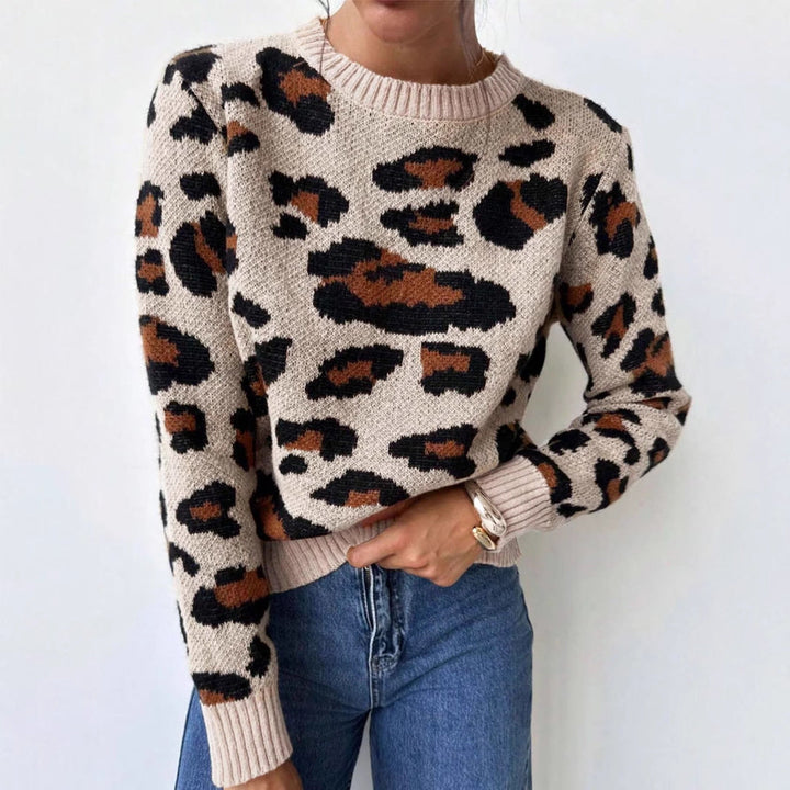 Lune London | Women's cozy knitted sweater with leopard pattern and dropped shoulders