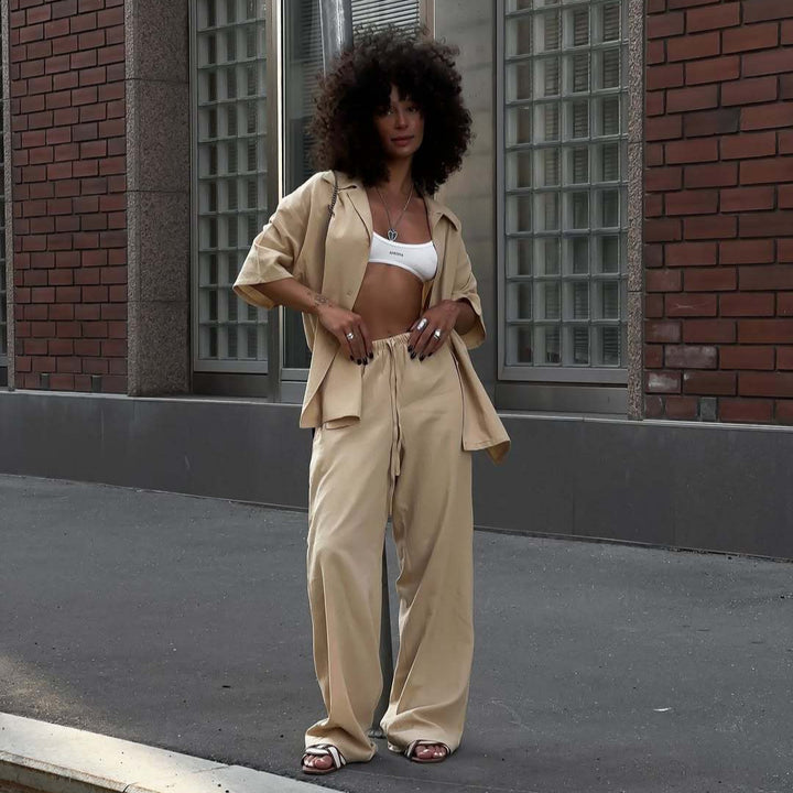 Casual women's set in lightweight fabric with loose pants and casual blouse Lune London