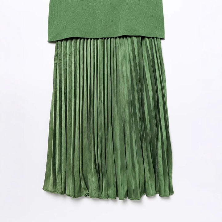 Maxi dress for women with pleated skirt and fitted top Chic und Stil