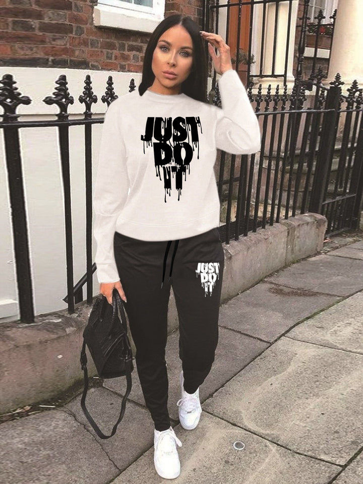 Leisure set for women with motivational statement print Lune London