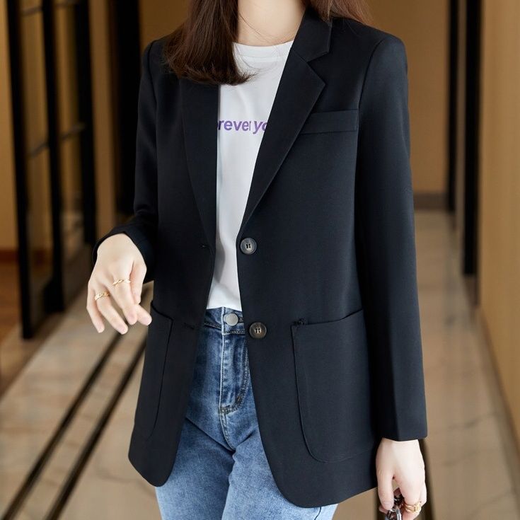 Blazer féminin élégant et moderne avec poches à rabat Chic & Stil