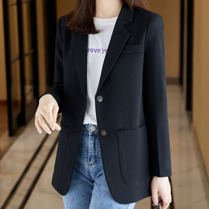 Blazer féminin élégant et moderne avec poches à rabat Chic & Stil